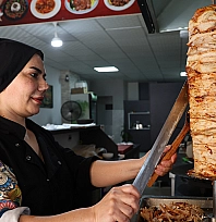 Elazığ'da kadın girişimci döner tezgahının başına geçti