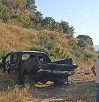 Elazığ'da kamyonet şarampole yuvarlandı!