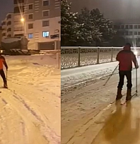 Elazığ'da kar sonrası caddede kayak keyfi