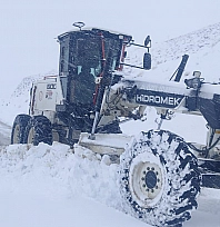 Elazığ'da kar yağışı nedeniyle 323 köy yolu ulaşıma kapandı