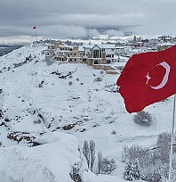 Elazığ'da kar yağışı sonrası kent beyaza büründü