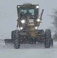 Elazığ'da kar yağışıyla birlikte belediye ekipleri sahada