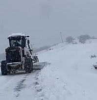 Elazığ'da karla mücadele aralıksız sürüyor
