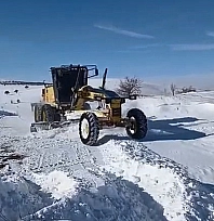 Elazığ'da karla mücadele devam ediyor