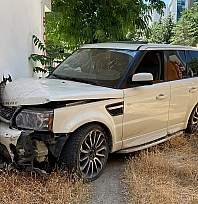 Elazığ'da kontrolden çıkan cip yayaya çarptı: 2 Yaralı