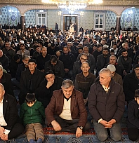Elazığ'da manevi atmosfer: Camiler dolup taştı