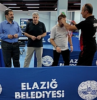 Elazığ'da ödüllü masa tenisi turnuvası tamamlandı