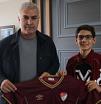 Elazığ'da öğrenci başkan adayından Elazığsporlu vaatler