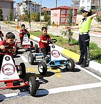 Elazığ'da Öğrencilere Trafik Güvenliği Eğitimi verildi