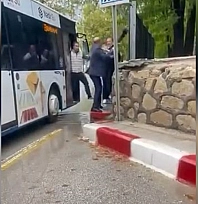 Elazığ'da otobüs şoförüne şemsiyeli saldırı