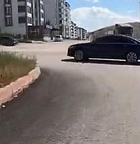 Elazığ'da plakayı gizleyip drift yaptı
