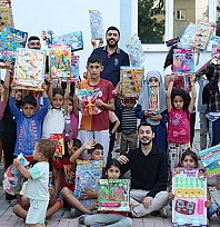 Elazığ'da Rojin Kabaiş anısına, çocuklara oyuncak dağıtıldı