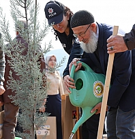 Elazığ'da şehitlerin anısına fidanlar toprakla buluştu