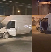 Elazığ'da seyir halindeki minibüs bir anda alevlendi