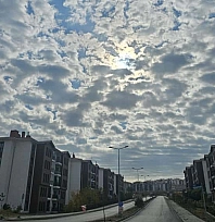 Elazığ'da Sirrokümülüs bulutları görenleri büyüledi
