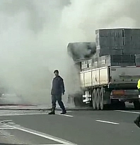 Elazığ'da tır alev aldı