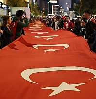 Elazığ'da tüyler diken diken: 'Fener Alayı' yürüyüşü gerçekleştirildi