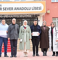 Elazığ'da üç nesil aynı karede: Öğrenci, öğretmen ve öğrencinin öğrencisi