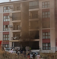 Elazığ'da yangın paniği! 16 kişi kurtarıldı, 12 kişi dumandan etkilendi