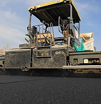 Elazığ'da yol yenileme çalışmaları devam ediyor