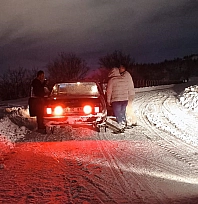 Elazığ'da yolda mahsur kalan vatandaşın yardımına Belediye ekipleri yetişti