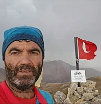 Elazığ'da zirveye tek başına ulaştı