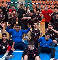 Elazığ gençlik spor kulübü minik erkek hentbol takımı final grubunda