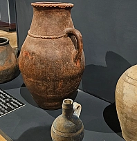 Elazığ Kent Müzesinde asırlık küpler tarihe ışık tutuyor