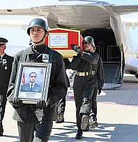 Elazığ şehidini askeri törenle karşıladı