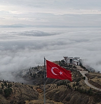 Elazığ sis altında, Harput güneşi karşıladı