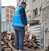 Elazığ Yetimler Vakfı'ndan yetim ailelere kışlık yakacak desteği