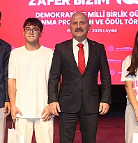 Elazığlı Asmin Yıldırım, 15 Temmuz Afiş Yarışması'nda Türkiye 3'üncüsü Oldu