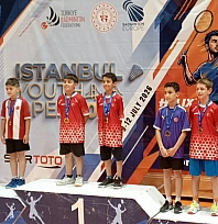 Elazığlı Badmintonculardan İstanbul'da altın madalya