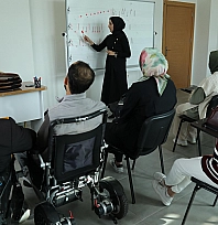 Engelsiz Yaşam Merkezi'nde dezavantajlı bireyler sosyal ve kültürel faaliyetlerle destekleniyor