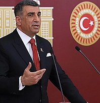 Erol'dan deprem konutlarına övgü: 'Başarı hikayesi olarak görüyorum'