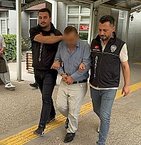 Eşini 5 yerinden bıçaklayarak öldürdü