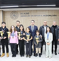 Eskrim'in şampiyonlarından İl Müdürü Abdulsamet Eren'e ziyaret