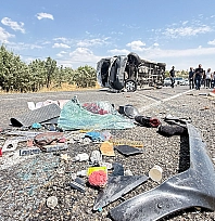 Feci minibüs kazasında ölü sayısı 7'ye yükseldi