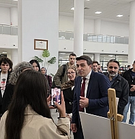 Fırat Üniversitesi'nde 'perdenin ötesinde' sergisi kapılarını açtı