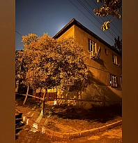 Gebze'de çatlak ve kayma tespit edilen 2 katlı bina tahliye edildi