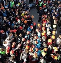 Gebze'de çöken binada son durum: 2 ölü, 1 yaralı