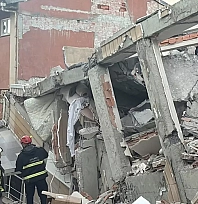 Gebze'de çöken binanın etrafındaki 8 bina tahliye edildi