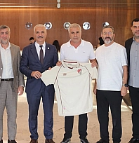 Gebze iş dünyasından hemşehrilerimiz, Elazığspor'u ziyaret etti