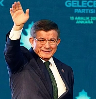 Gelecek Partisi resmen feshedildi!