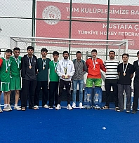 Gençlik ve Spor Kulübü Hokey Takımı Play Off'ta üçüncü