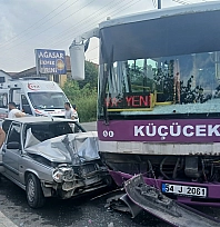 Halk otobüsü ile otomobil çarpıştı: 6 yaralı