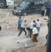 İki grup arasında taşlı sopalı meydan kavgası