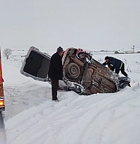 Karakoçan'da araç devrildi: 2 Yaralı