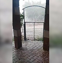 Karakoçan'da fırtına ve dolu hayatı olumsuz etkiledi