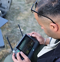 Kaybolan otizmli çocuk, termal dronlarla aranıyor